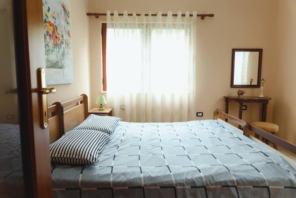 Rare Durres Apartment With Private Parking & Garden 외부 사진