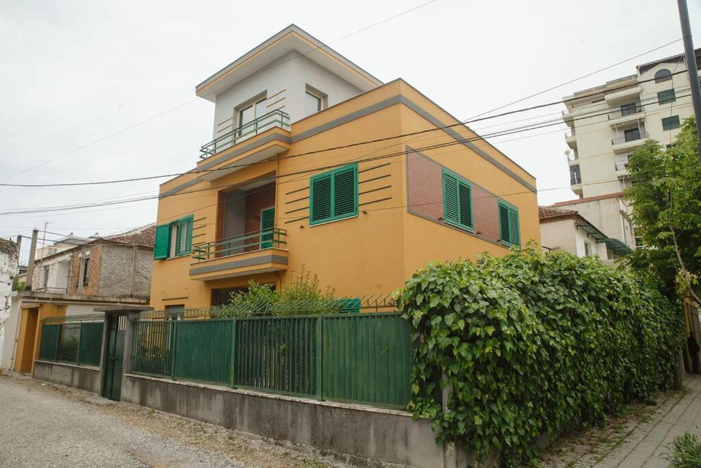 Rare Durres Apartment With Private Parking & Garden 외부 사진