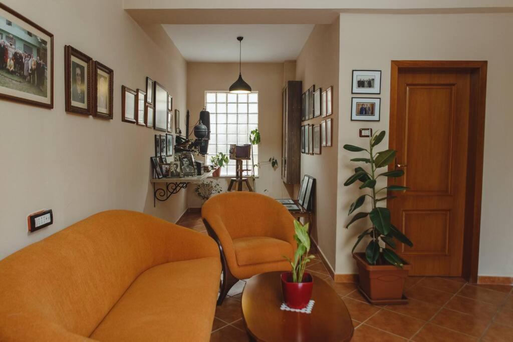 Rare Durres Apartment With Private Parking & Garden 외부 사진